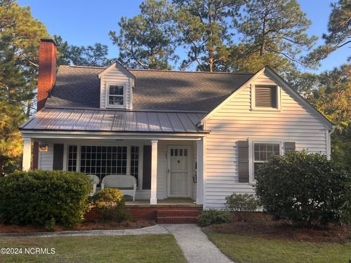 795 N May St, Southern Pines, NC, 28387-4922 | Card Image