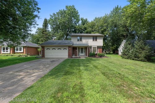 38351 Willowmere St, Harrison Township, MI, 48045-5332 | Card Image
