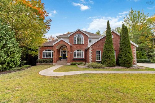 16 Cresthaven Crt, Bridgewater, NS, B4V3Z3 | Card Image