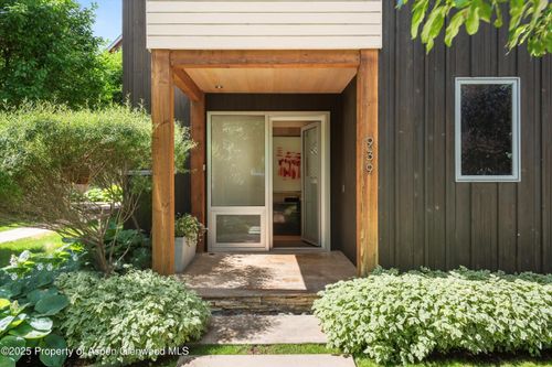 939 E Cooper Ave, Aspen, CO, 81611-2017 | Card Image