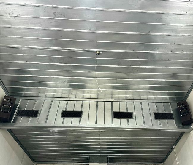 A/C on Ceiling | Image 25