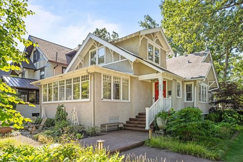 631 Central Ave, Wilmette, IL, 60091-1947 | Card Image
