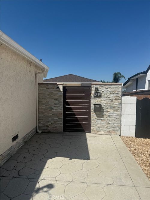 8339 Valecrest Dr, Sun Valley, CA, 91352-3653 | Card Image