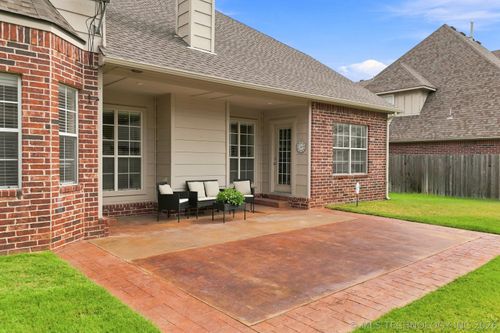 8752 E 102nd St, Tulsa, OK, 74133-6990 | Card Image