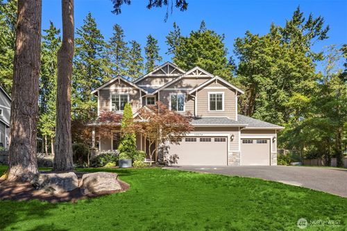 10674 N Madison Ave Ne, Bainbridge Island, WA, 98110-3346 | Card Image