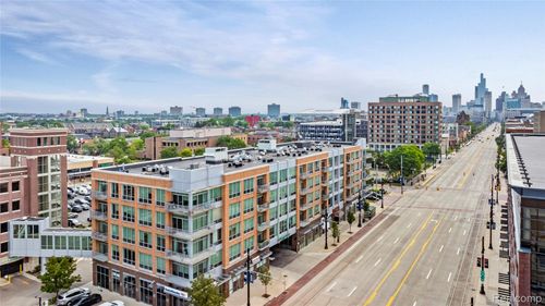 410-3670 Woodward Ave, Detroit, MI, 48201-2459 | Card Image