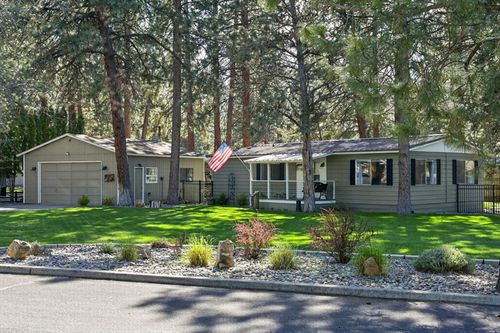 19668 Hiller Dr, Bend, OR, 97702-9028 | Card Image