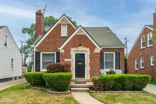 1602 Anita Ave, Grosse Pointe Woods, MI, 48236-1421 | Card Image