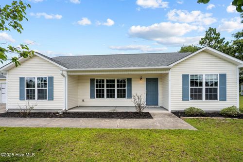 525 Cherry Blossom Ln, Richlands, NC, 28574-7458 | Card Image