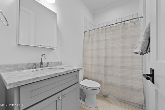 Bathroom | Image 18