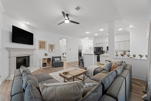 1024 Shortleaf Pine Dr, Arlington, TX, 76012-2575 | Card Image