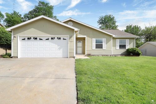 2604 Valley Dr, Junction City, KS, 66441-9031 | Card Image
