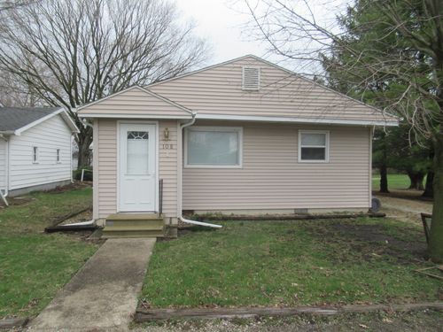 108 E Hickory St, Chatsworth, IL, 60921-9216 | Card Image