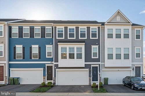 18218 Summit Pointe Dr, TRIANGLE, VA, 22172-1136 | Card Image