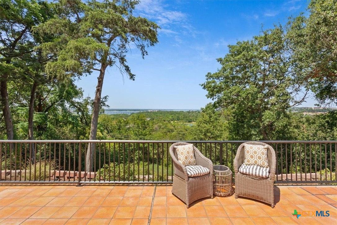Forest Ridge Dr, Woodway, TX 76712