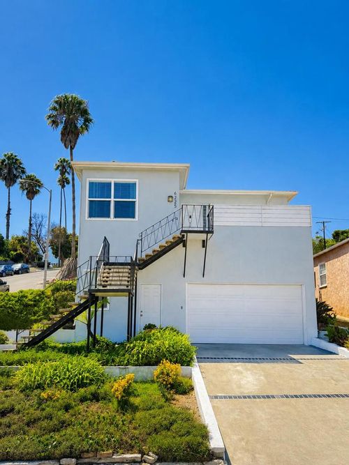 6225 S Verdun Ave, Los Angeles, CA, 90043 | Card Image