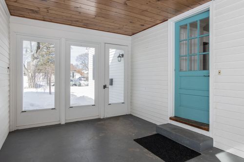47 Noyes St, Concord, NH, 03301-2324 | Card Image