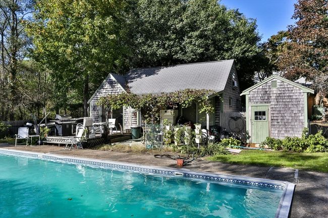 981 River Rd, Home with 4 bedrooms, 3 bathrooms and 5 parking in Marstons Mills MA | Image 38