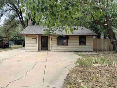 2025 S Spruce St, Wichita, KS, 67211 | Card Image