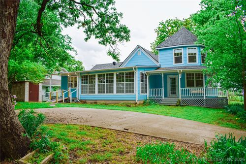377 W 1st St, Atoka, OK, 74525-2205 | Card Image