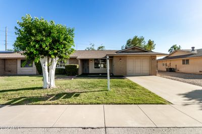 11035 W Tonada Drive, Home with 2 bedrooms, 1 bathrooms and null parking in Sun City AZ | Image 1