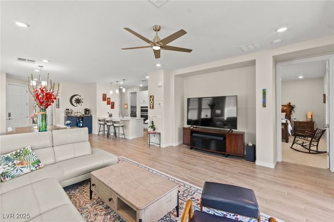 6620 Roseton St, House other with 2 bedrooms, 2 bathrooms and null parking in North Las Vegas NV | Image 17