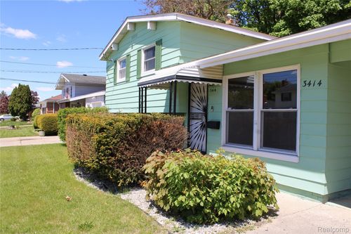 3414 Clement St, Flint, MI, 48504-2412 | Card Image