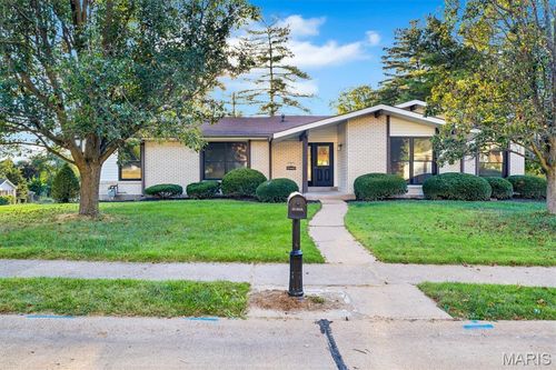 25 Leaside Ct, Manchester, MO, 63011-4029 | Card Image