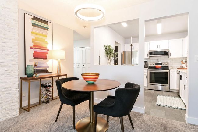 302 - 1355 Winter St, Condo with 2 bedrooms, 2 bathrooms and 1 parking in White Rock BC | Image 6