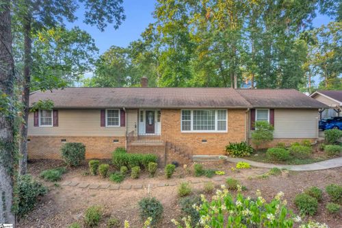 1 Oakleaf Dr, Taylors, SC, 29687-4942 | Card Image