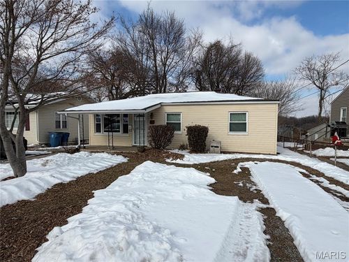 1033 Villa Ridge Rd, Collinsville, IL, 62234-1425 | Card Image