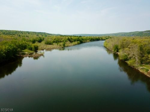 74 River Rd, Montague, NJ, 07827-3226 | Card Image
