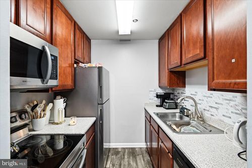 93100-93 Fern Oak Cir, STAFFORD, VA, 22554-8460 | Card Image