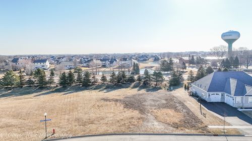 1718 Ellsworth Dr, Sycamore, IL, 60178-8792 | Card Image