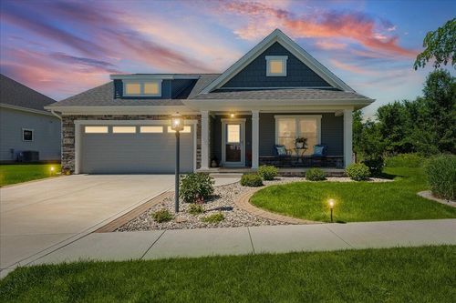 40 N Prairie Pkwy, Valparaiso, IN, 46385-7806 | Card Image