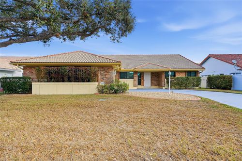 5250 King Arthur Ave, Davie, FL, 33331-3335 | Card Image