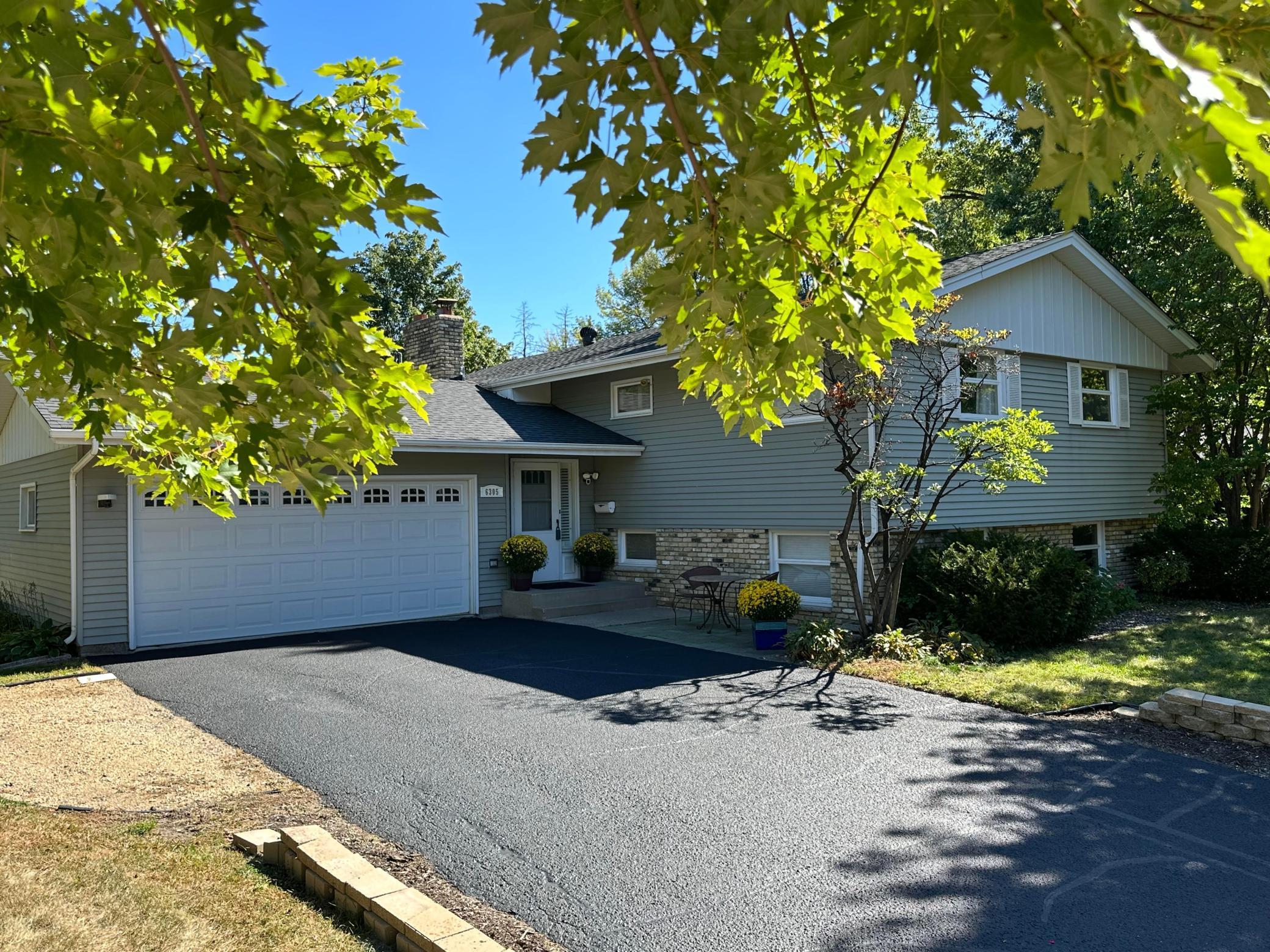 Peacedale Ave, Minneapolis, MN 55424