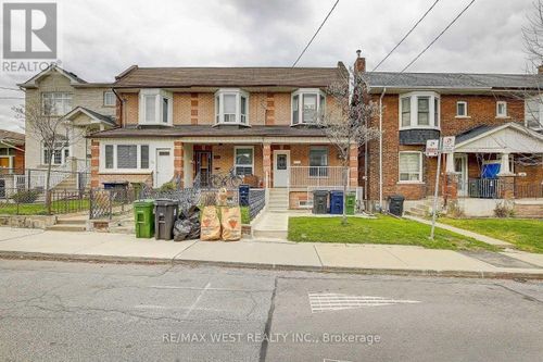 231 Rosemount Avenue, Toronto (Corso Italia-Davenport), ON, M6H2N2 | Card Image