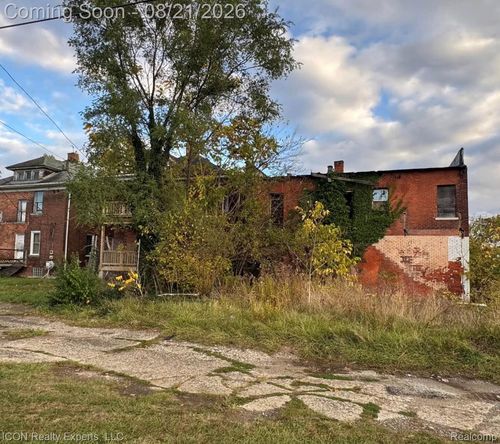 3048 Whitney St, Detroit, MI, 48206-3717 | Card Image