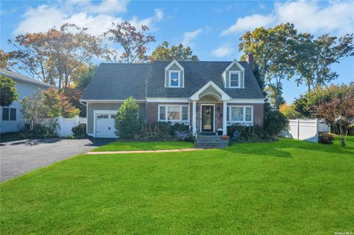 58 Sunset Road, Bay Shore, NY, 11706 | Card Image