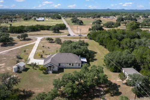 2407 Fm 1283, Pipe Creek, TX, 78063 | Card Image
