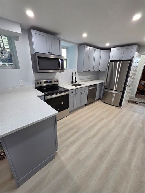 b-137 Centre St, Boston, MA, 02119 | Card Image