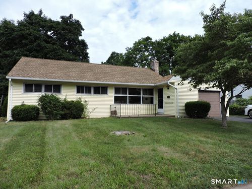 92 Vernon St, Manchester, CT, 06042-3422 | Card Image