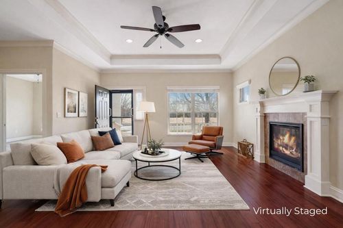 656 Baker St, Walworth, WI, 53184-9548 | Card Image