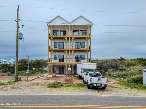 706 N New River Dr, Surf City, NC, 28445-6612 | Card Image
