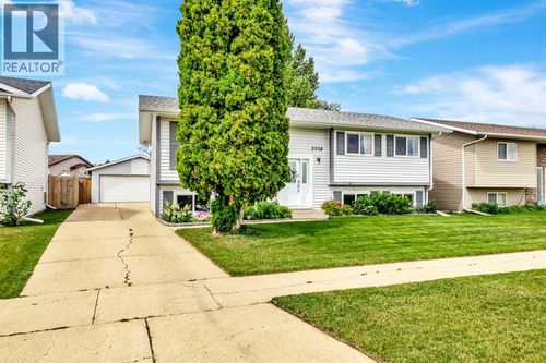2908 45 Ave, Lloydminster, SK, S9V1S8 | Card Image