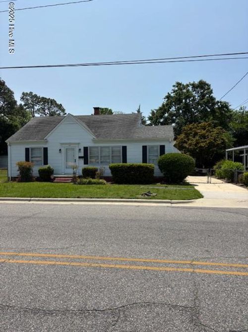 908 E 7th St, Lumberton, NC, 28358-5006 | Card Image