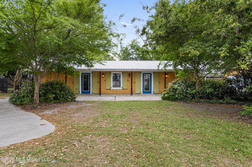 264 Washington Street, Bay Saint Louis, MS, 39520 | Card Image