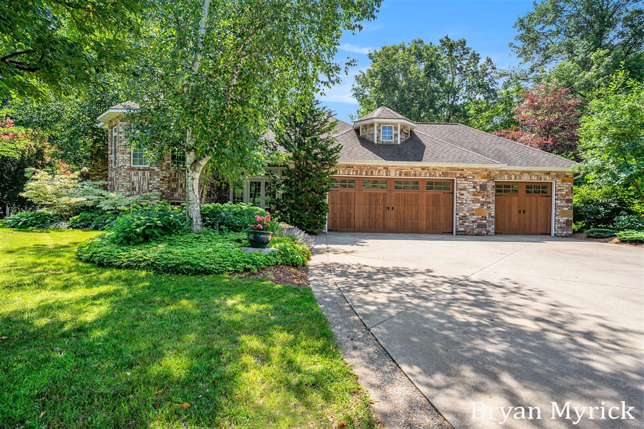 Hidden Acres Dr, Holland, MI 49424