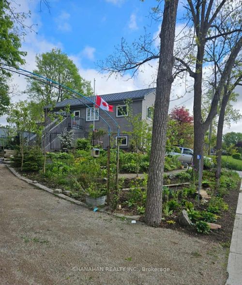 {{alt}} | Card Image